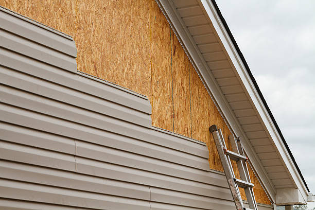 Professional Emergency Siding Repair technician working in Glendora, NJ